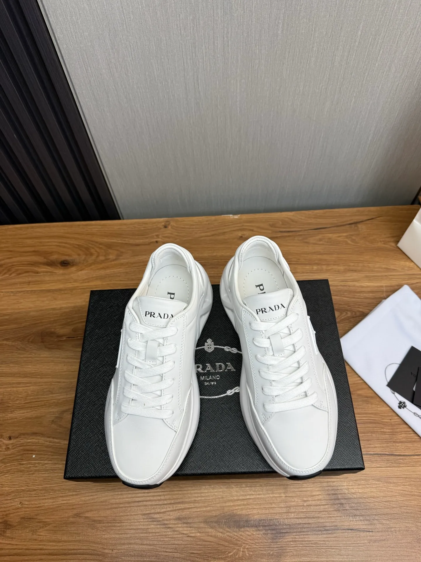 Men's shoes 💰820💰 [PRADA] New models synchronized with the official website, high-quality shipments ✔️Best sellers🔥 Original cowhide + cowhide lining, 1🆚1 replica, original bottom, 38-45 (men's 38.45 custom-made, non-returnable)